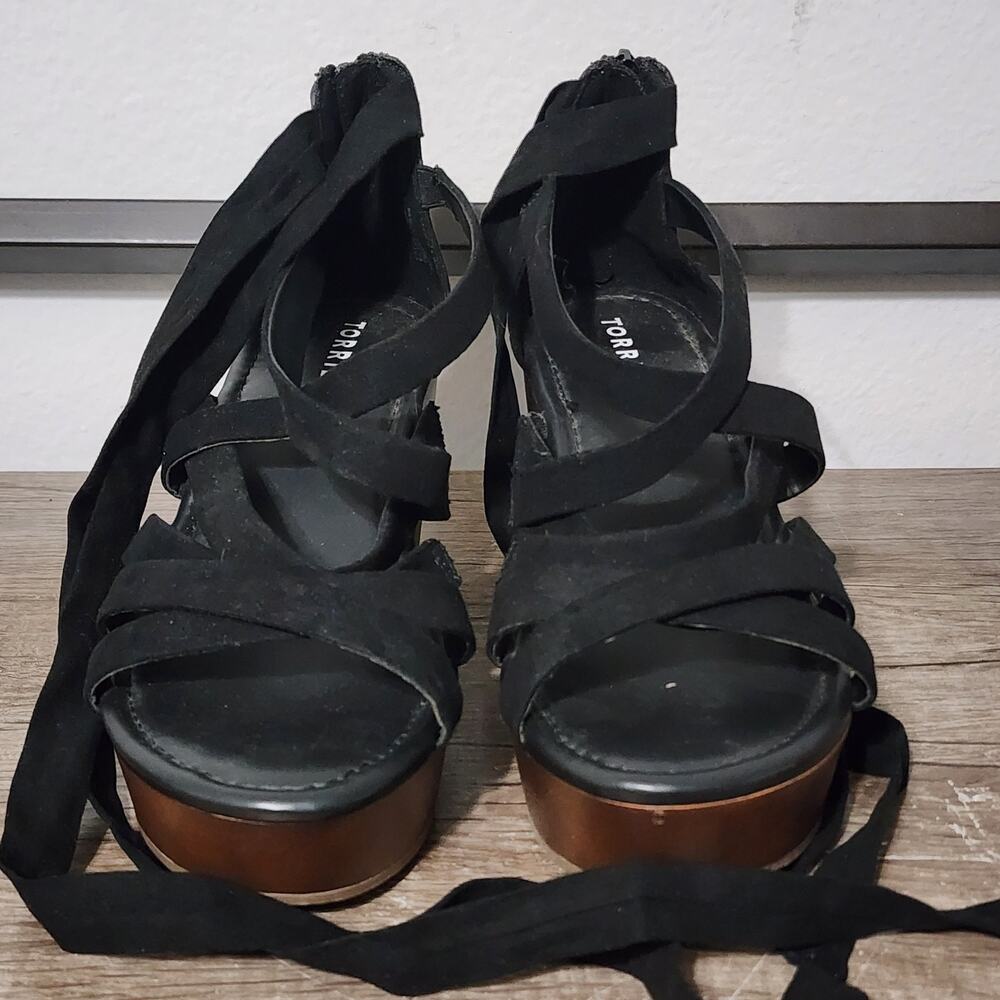 Torrid Ankle Wrap Wooden Heel Women's Shoes Size 8.5 Black - Picture 2 of 7